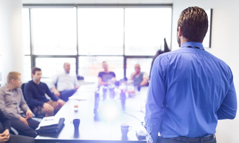 So reagieren Sie richtig auf Pannen und Fehler in Präsentationen 4 Fehler in Präsentationen Publikum stört