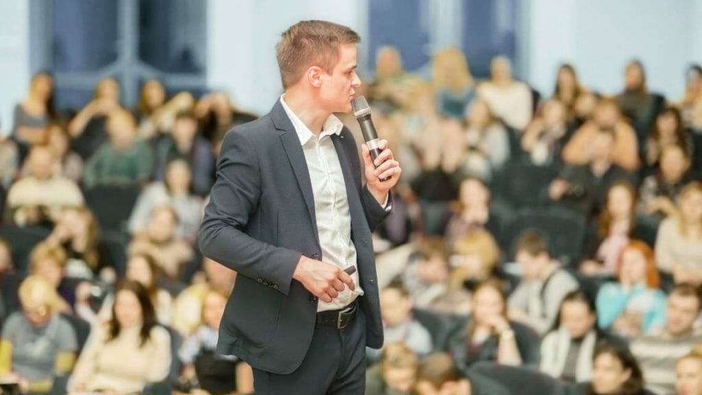 16 Ideen zum Präsentationseinstieg – So können Sie effektvoll Ihre Präsentation einleiten! 1 16 Ideen für den perfekten Präsentationseinstieg