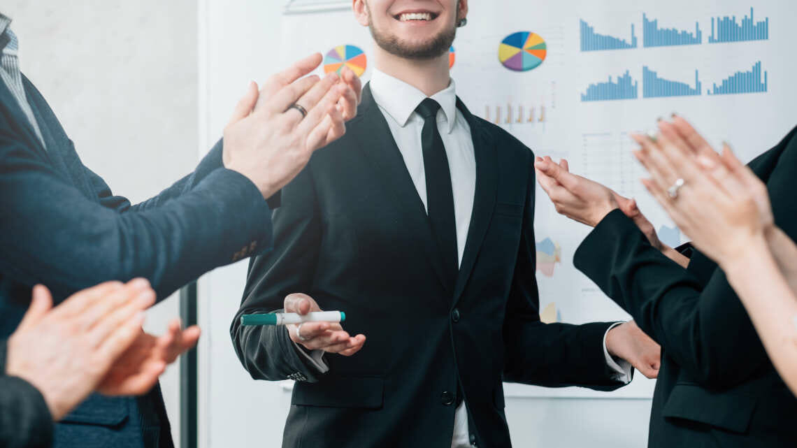 Kurzartikel💬: Warum Emotionen Menschen motivieren - Emotionen in Präsentationen einsetzen! 1 Mit Emotionen Ihr PowerPoint-Publikum erreichen