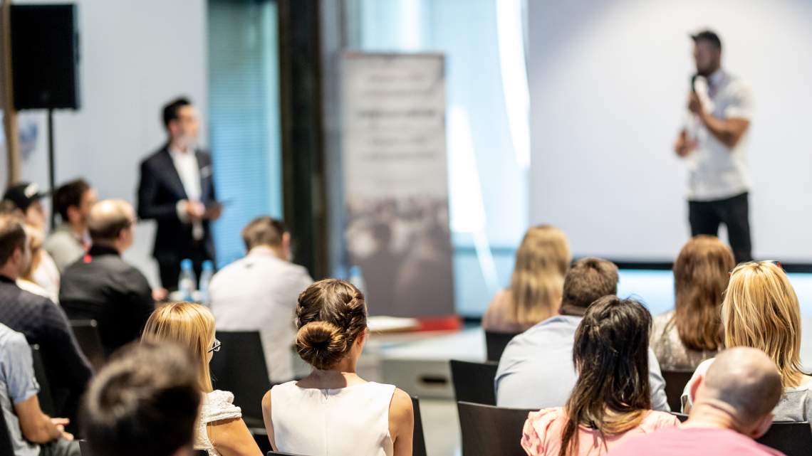 Universitätspräsentation: Die 8 häufigsten Fehler und wie Sie diese vermeiden! 1 Fehler in Universitätspräsentationen vermeiden