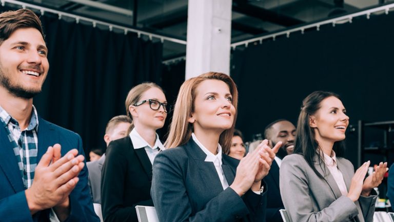 Header2_DE_Verbindung-zum-Publikum