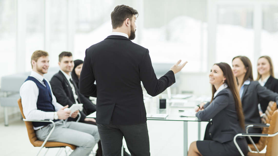 Nutzenargumentation für Ihre Präsentationen: Stellen Sie Ihren Kundennutzen in den Vordergrund – 5 hilfreiche Fragen 1 Kundennutzen im Vordergrund mit der richtigen Nutzenargumentation