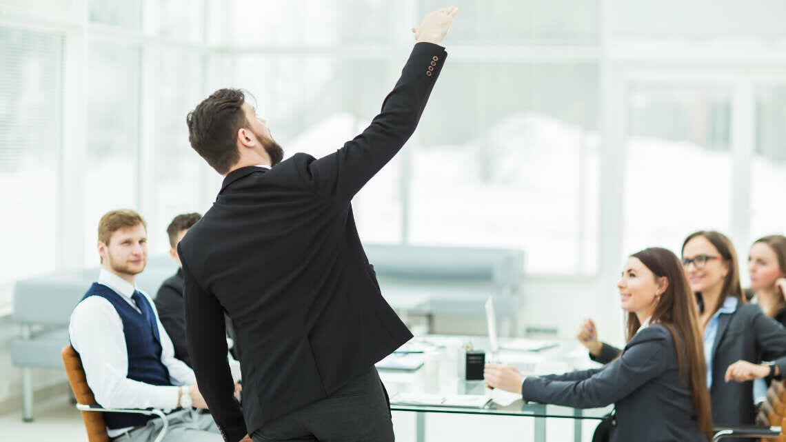 Nutzenargumentation für Ihre Präsentationen: Stellen Sie Ihren Kundennutzen in den Vordergrund – 5 hilfreiche Fragen 2 Erkennen Sie mit der Kundenbrille die Nutzenargumentation