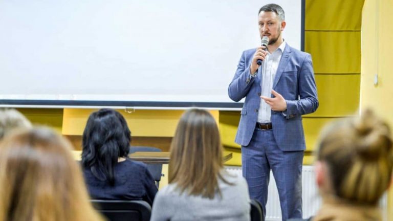 praesentation-erfolgreich-vortragen-1-16-zu Titel